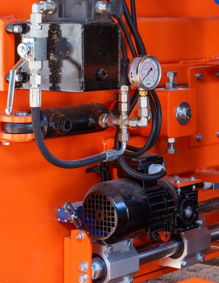 sterowanie elementami podającymi traka